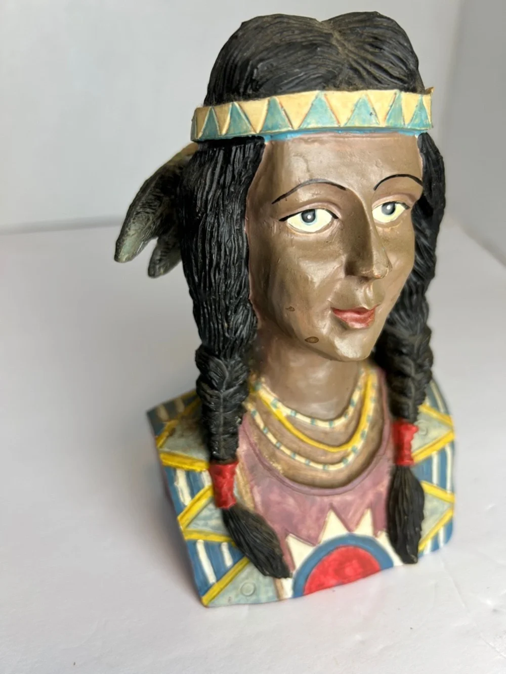 Universal Statuary Corp . vtg 70